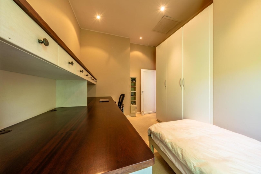To Let 2 Bedroom Property for Rent in Onder Papegaaiberg Western Cape